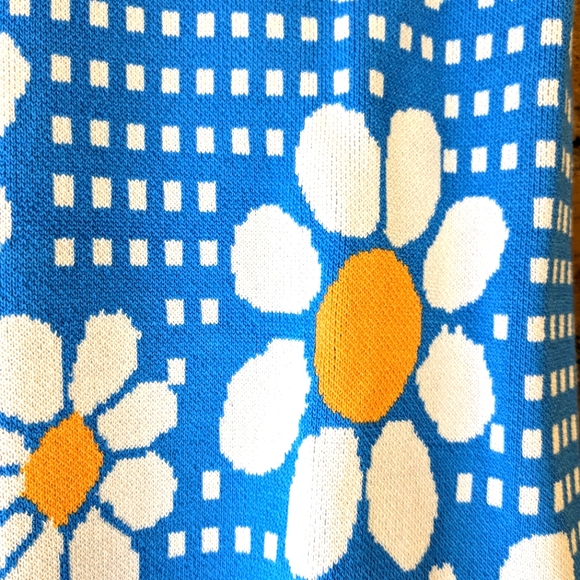 Open back knit floral dress - Picture 2 of 3